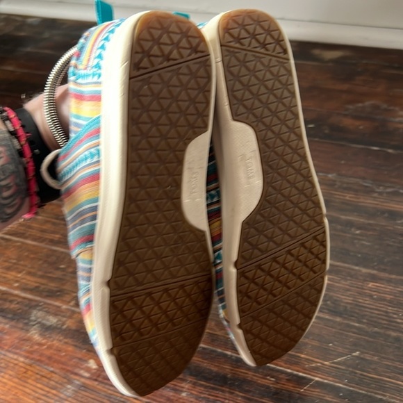 Toms Southwestern Rainbow Shoes Womens 7 - Picture 4 of 5